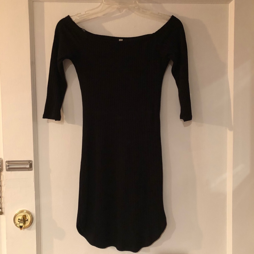 New A+ Ellen off the shoulder ribbed knit dress